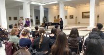 Stire din Cultură-Educație : Melomanii, invitați la un recital cameral vocal-instrumental „Una Canzone Per Te”, la Muzeul de Artă