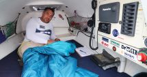 Stire din Eveniment : SALVARE PE MARE. Sportivul Alexandru Dumbravă, care plecase într-o cursă de Cartea Recordurilor, a cerut sprijinul ARSVOM