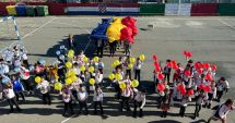 Stire din Cultură-Educație : Hora unirii și a bucuriei la Poarta Albă
