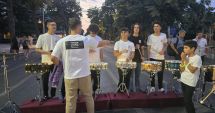 Stire din Cultură-Educație : Spectacol impresionant pe promenada de pe bulevardul Tomis