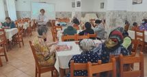 Stire din Social : Vârstnicii au luat lecţii despre cum să aibă un stil de viaţă sănătos