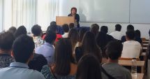 Stire din Cultură-Educație : Studenţii străini din Constanţa se familiarizează cu mediul academic