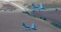 Stire din Eveniment : „Zi istorică!”. Două bombardiere strategice americane B-52 Stratofortress au aterizat la Constanţa
