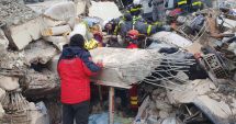 Stire din Eveniment : Salvatori cu câini vor fi trimiși în ajutor în Turcia, alături de bunuri de strictă necesitate de la rezervele de stat