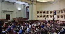Stire din Cultură-Educație : GALERIE FOTO. Academia Română a acordat primele burse de merit tinerilor olimpici