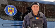 Stire din Eveniment : Un jandarm a scos la timp un bărbat, dintr-o mașină în flăcări, într-o intersecție din Constanța