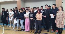 Stire din Cultură-Educație : La inițiativa unei eleve, Liceul „Axiopolis” a adus o clipă de bucurie persoanelor cu dizabilități