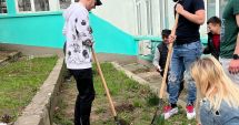 Stire din Cultură-Educație : Elevi de la ”Nicolae Bălcescu” din Medgidia au plantat 50 de puieți