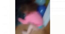 MAMA care și-a bătut CRUNT fetița de 2 ani, REȚINUTĂ de Poliție!
