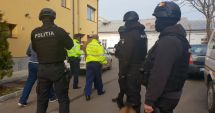 Stire din Eveniment : Bărbați căutați pentru încălcarea legii, depistați de Poliție