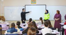 Stire din Social : Poliţiştii constănţeni le-au explicat elevilor regulile de circulaţie