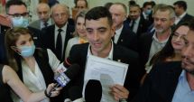 Stire din Politică-Administrație : USR PLUS semnează moțiunea de cenzură inițiată de AUR