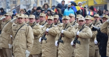 Stire din Eveniment : Ziua Națională, marcată la Constanța cu fulgi de nea și parade militare