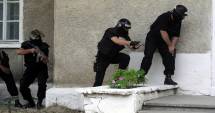 Stire din Eveniment : Polițiștii vor să pensioneze pistolul Carpați. "Este un pericol. Trage și nu se duce glonțul"