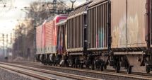 Stire din Eveniment : Două trenuri de marfă s-au ciocnit în apropierea unei gări din județul Teleorman