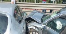 Stire din Eveniment : Trafic oprit pe DN 1, după ce trei mașini s-au ciocnit