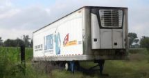 Stire din Actualitate : Scandal din cauza unui camion cu 300 de cadavre la bord, folosit pe post de morgă