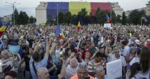 Stire din Eveniment : ROMÂNIA PROTESTEAZĂ! Mii de oameni au ieșit din nou în stradă