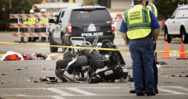 Galerie foto. Accident șocant! O tânără a intrat cu mașina într-o mulțime: 3 morți și 22 de răniți - 3