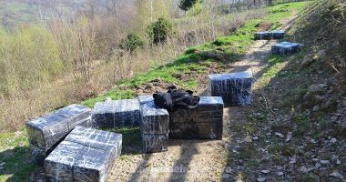 Stire din Eveniment : Polițiștii români, în acțiune! Aproximativ 18.000 pachete țigări, confiscate la frontieră