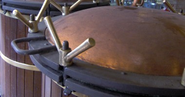 Hoții au prădat o distilerie din Ostrov
