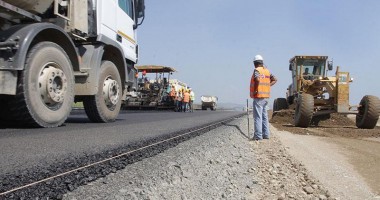 Stire din Politică-Administrație : Firmele care lucrează la Centura Constanței și Autostrada Soarelui vor munci și iarna