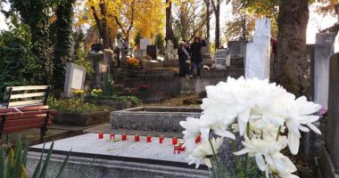 Un bărbat s-a spânzurat în cimitir de crucea soției sale, care murise în aprilie