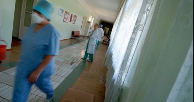 Stire din Actualitate : Aproximativ 33 de oameni au murit intoxicați