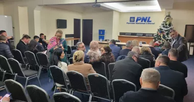 Stire din Politică-Administrație : PNL Constanța, în ședință de criză: demisii, interimat și nemulțumiri fiscale