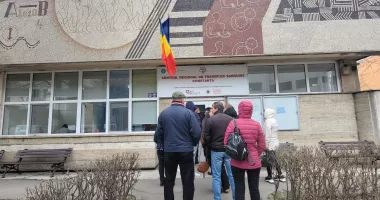 Cozi la Centrul de Transfuzii după tragedia din Topalu - 3