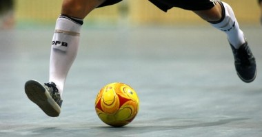 Stire din Sport : România întâlnește Rusia în sferturile de finală ale Campionatului European de futsal