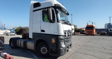 Stire din Eveniment : Camion furat din Polonia, descoperit de polițiști în Portul Constanța