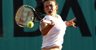 Stire din Sport : Tenis / Simona Halep, calificată în sferturi la Grand Prix-ul Ungariei