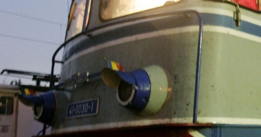 UPDATE / Se zbate între viață și moarte, după ce a fost prins sub locomotivă, la Constanța - 2