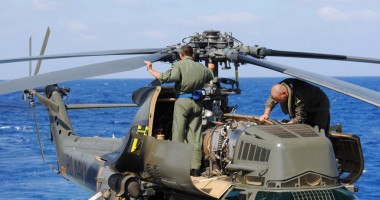 Stire din Eveniment : CORESPONDENȚĂ de pe FREGATA "REGELE FERDINAND" / Primul zbor al elicopterului Puma deasupra Mediteranei