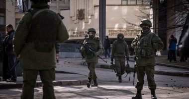Stire din Actualitate : Război în UCraina. Locuitori din Donețk părăsesc orașul