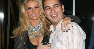 Stire din Monden : Andreea Bănică: "Soțul meu a fost primul și singurul bărbat din viața mea..."