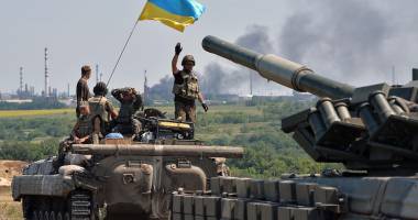 Stire din Actualitate : Ucraina: Atac cu rachete la portul Mariupol. Cel puțin zece persoane au murit