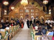 Vrea să-și ducă fratele vitreg la altar pentru că îl consideră jumătatea ei