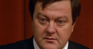 Stire din Politică-Administrație : Lovitură în PDL /Prim-vicepreședintele PDL Sorin Frunzăverde a demisionat din partid și trece la PNL
