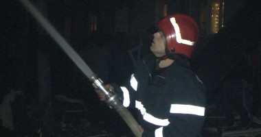 Galerie Foto și VIDEO / NOAPTE DE COȘMAR LA MEDGIDIA! EXPLOZIE URMATĂ DE INCENDIU! 11 VICTIME, 27 DE APARTAMENTE DISTRUSE / UPDATE - 10
