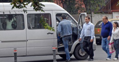 Stire din Eveniment : REVOLTĂTOR! Șoferul unui microbuz plin cu pasageri, BEAT, ARESTAT după ce a provocat un ACCIDENT RUTIER, în CONSTANȚA