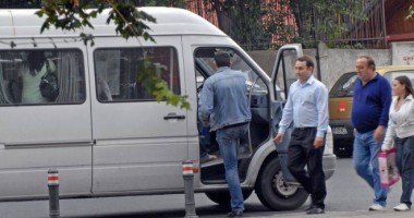 Stire din Eveniment : "Microbuzele sardele", luate "la rost" de polițiștii de la Rutieră