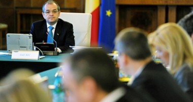 Stire din Politică-Administrație : Guvernul se reunește pentru a discuta bugetul de stat pentru anul 2012