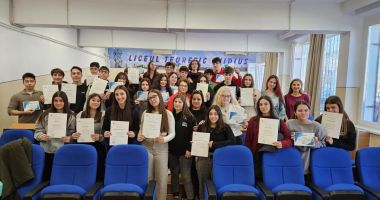 Stire din Cultură-Educație : Schimburi interculturale multidisciplinare între Liceul ”Ovidius” și elevi italieni
