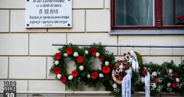 Stire din Eveniment : Zi de doliu la Timișoara! Sunt comemorați primii tineri ai Revoluției, secerați sub gloanțe