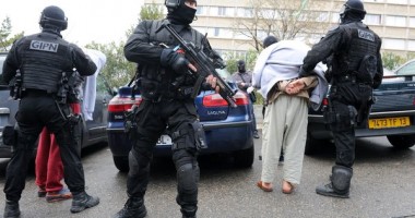 Stire din Actualitate : Bătaie ca în filme între două grupuri de români în centrul Florenței