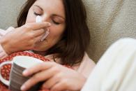 Stire din Sănătate : Răcelile de toamnă – tratate fără antibiotice, dar cu odihnă și multe vitamine