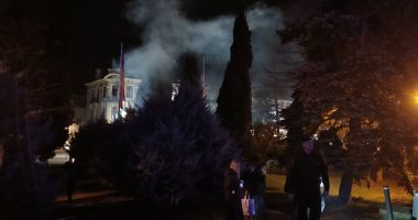 Protestele împotriva lui Călin Georgescu au ajuns la Constanţa! “Noi suntem poporul, jos cu dictatorul!” - 3