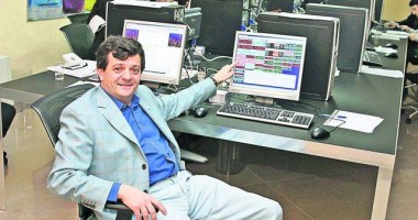 Stire din Actualitate : Cristian SIMA despre Cristian Tudor-Popescu: "Și-a oferit serviciile pentru Hotnews"